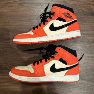 Air Jordan 1 SE Mid Team Orange